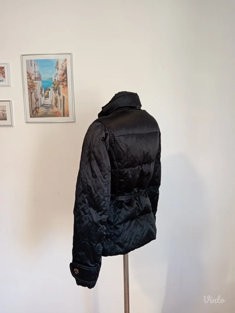 Geox crna jakna sa kaišem u struku