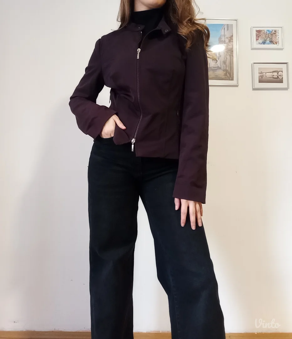 Tamno ljubičasta jakna