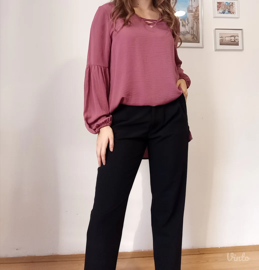 Predivna bluza ciklama boje