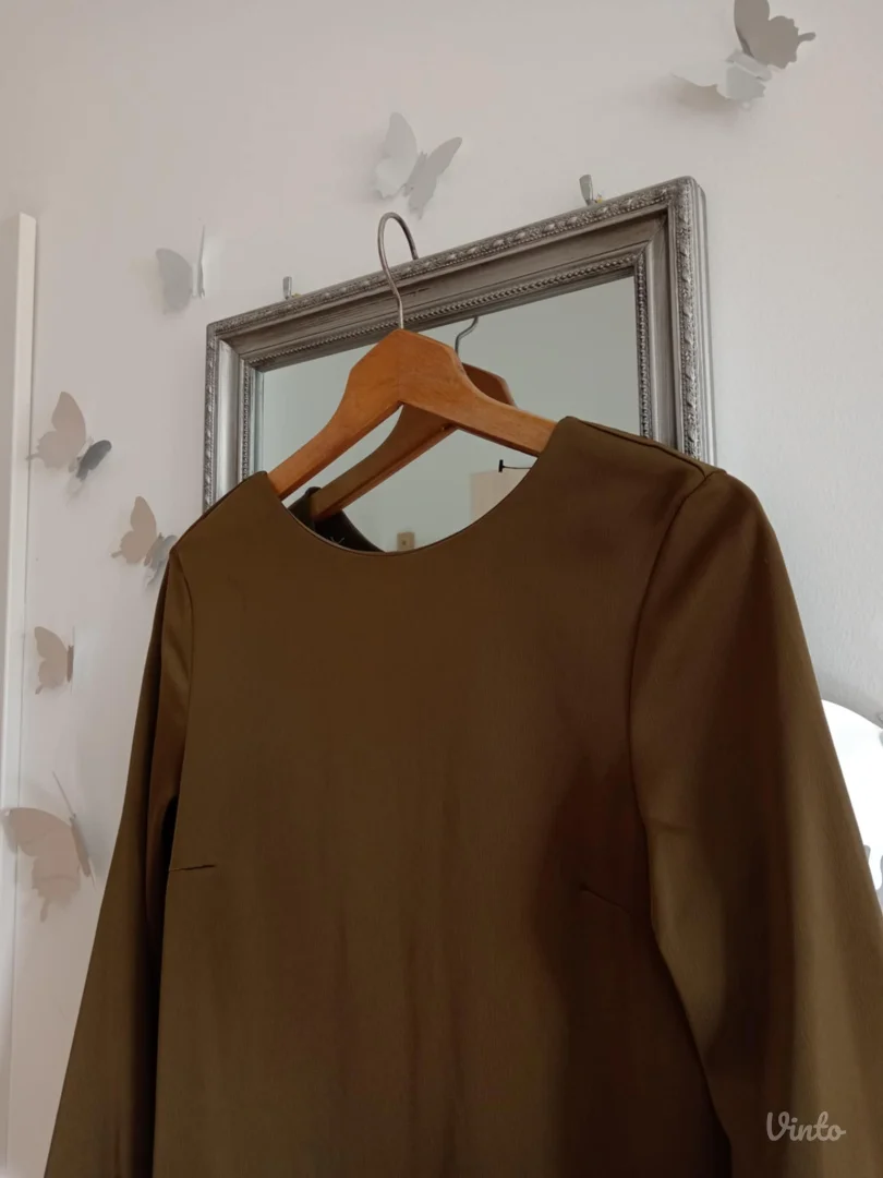 H&M haljina maslinasto zelene boje