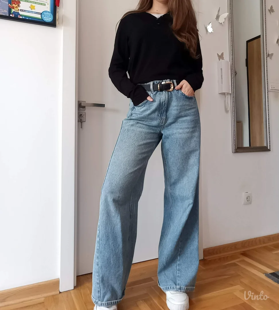 Crna pamučna bluza sa dugim rukavima