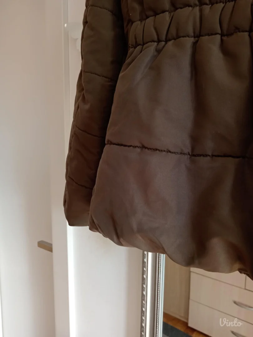 H&M maslinasto zelena zimska jakna