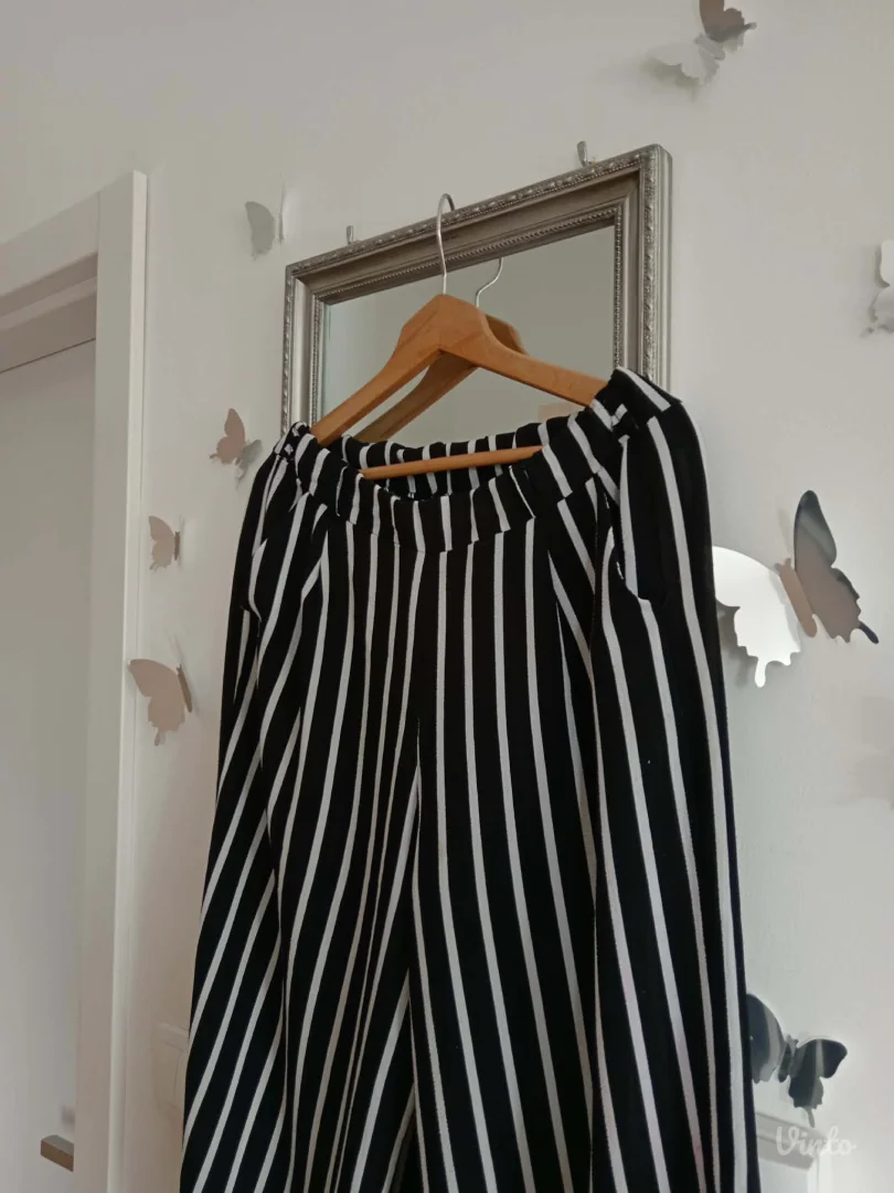Teget lagane pantalone na pruge