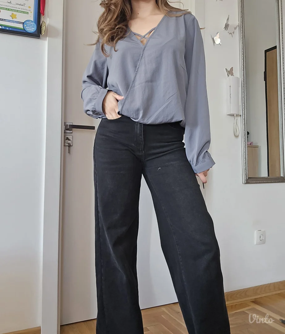 Siva bluza na preklop