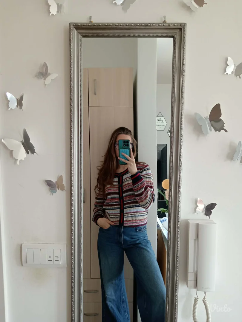 Presladak šareni džemper na kopčanje