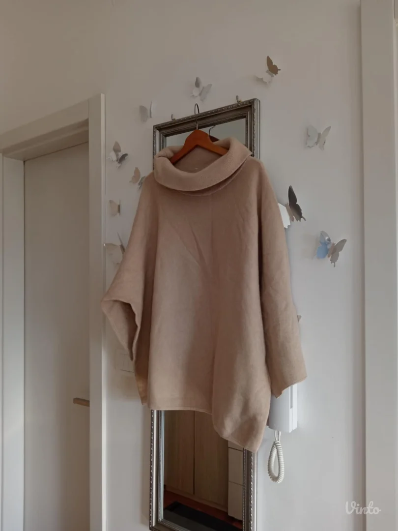 Predivan džemper od kašmira