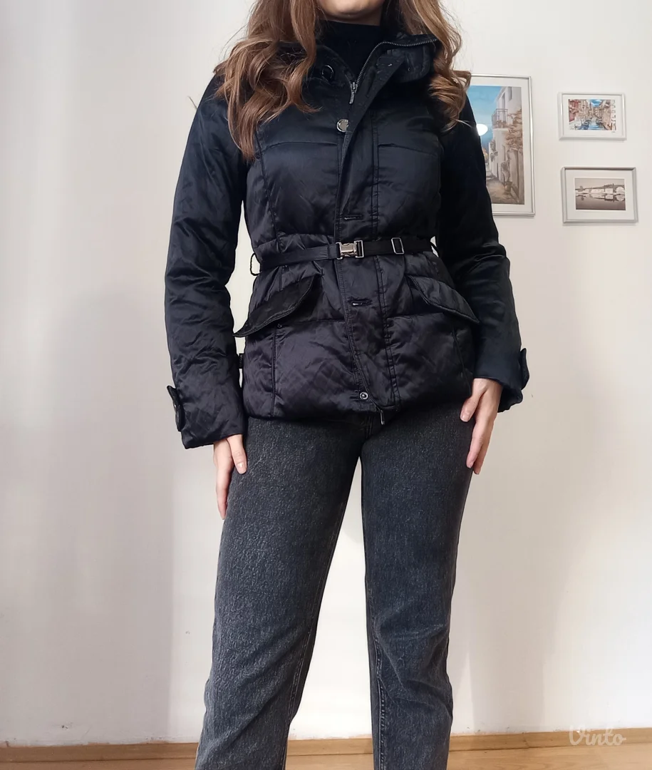 Geox crna jakna sa kaišem u struku