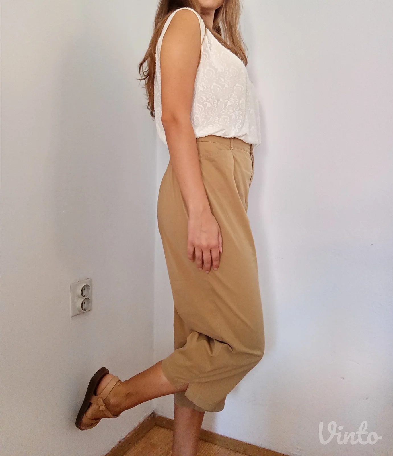 Braon pantalone kraći model