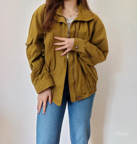 Predivna jakna na kopčanje