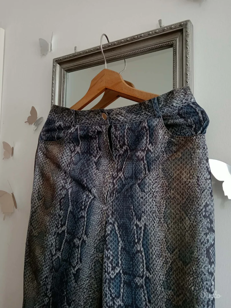 Predivne pantalone sa animal printom