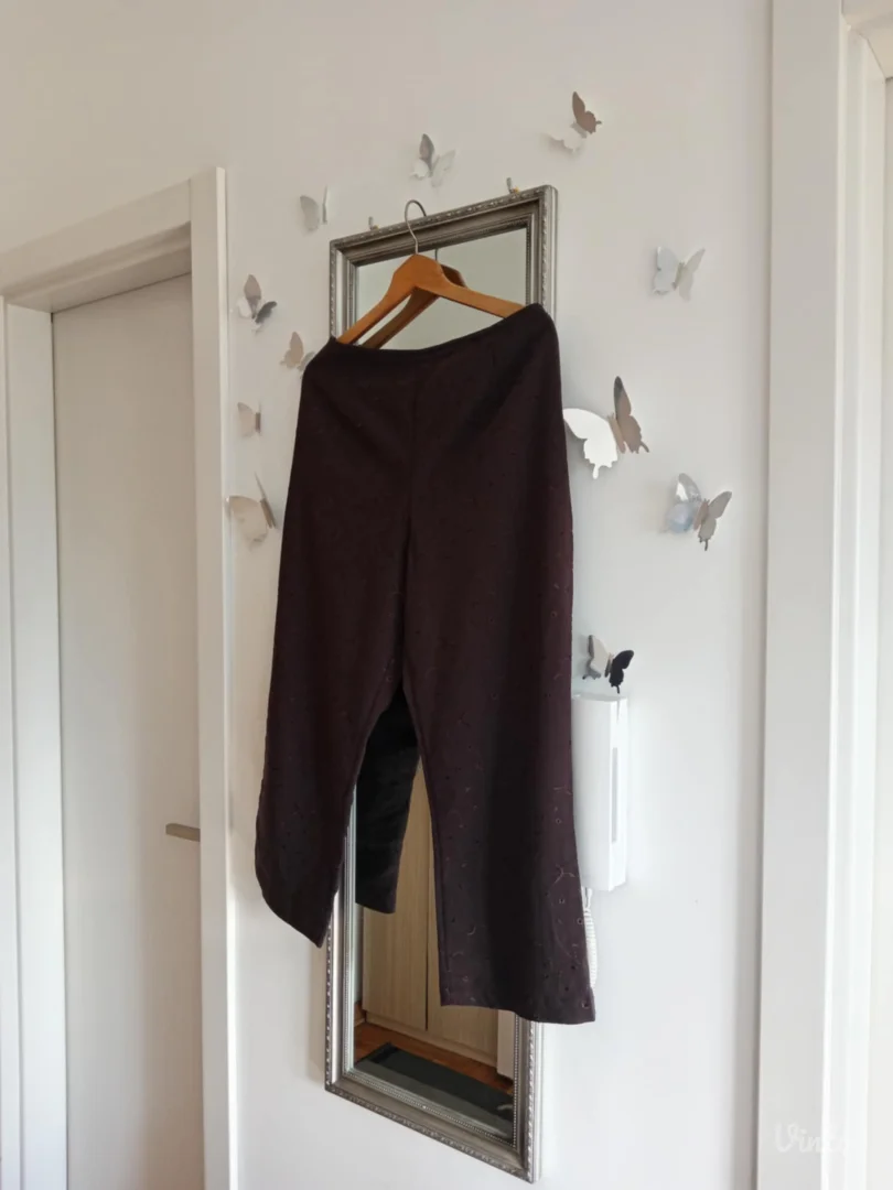 Kraće braon pantalone