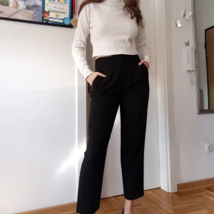 Beli kraći džemper