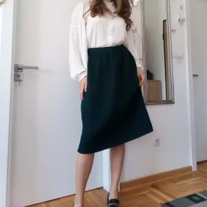 Predivna tamno zelena suknja