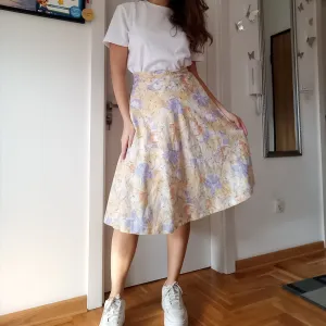 Preslatka šarena suknja