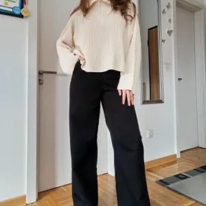 Predivan beli džemper