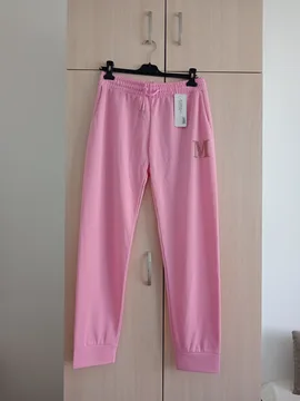 Roze trenerka sa slovom NOVO