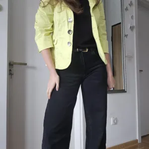 Žuta jakna Betty Barclay