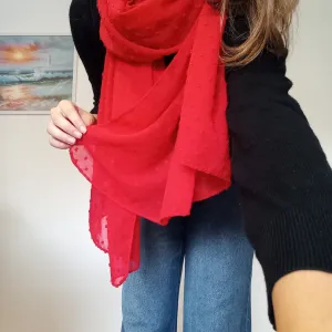 Predivna crvena ešarpa