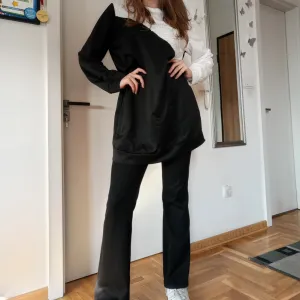 Crno bela tunika sa šljokicama