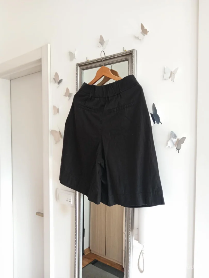 Crni pamučni šorts