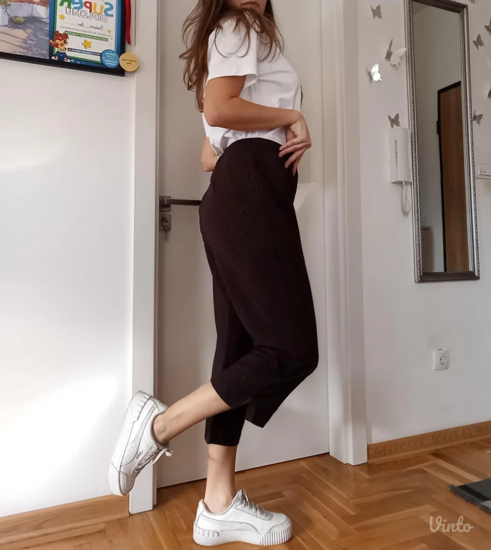 Kraće braon pantalone