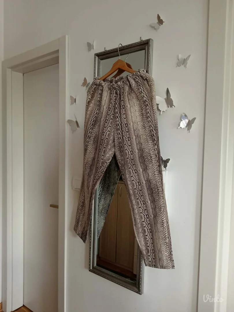 Pantalone sa animal printom