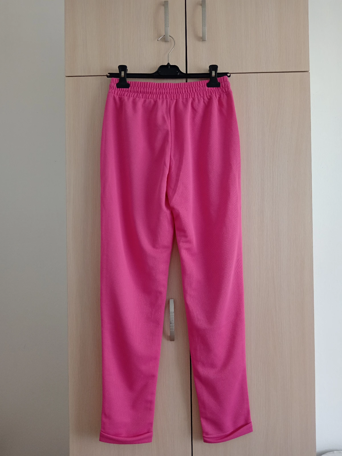 Roze trenerka donji deo NOVO