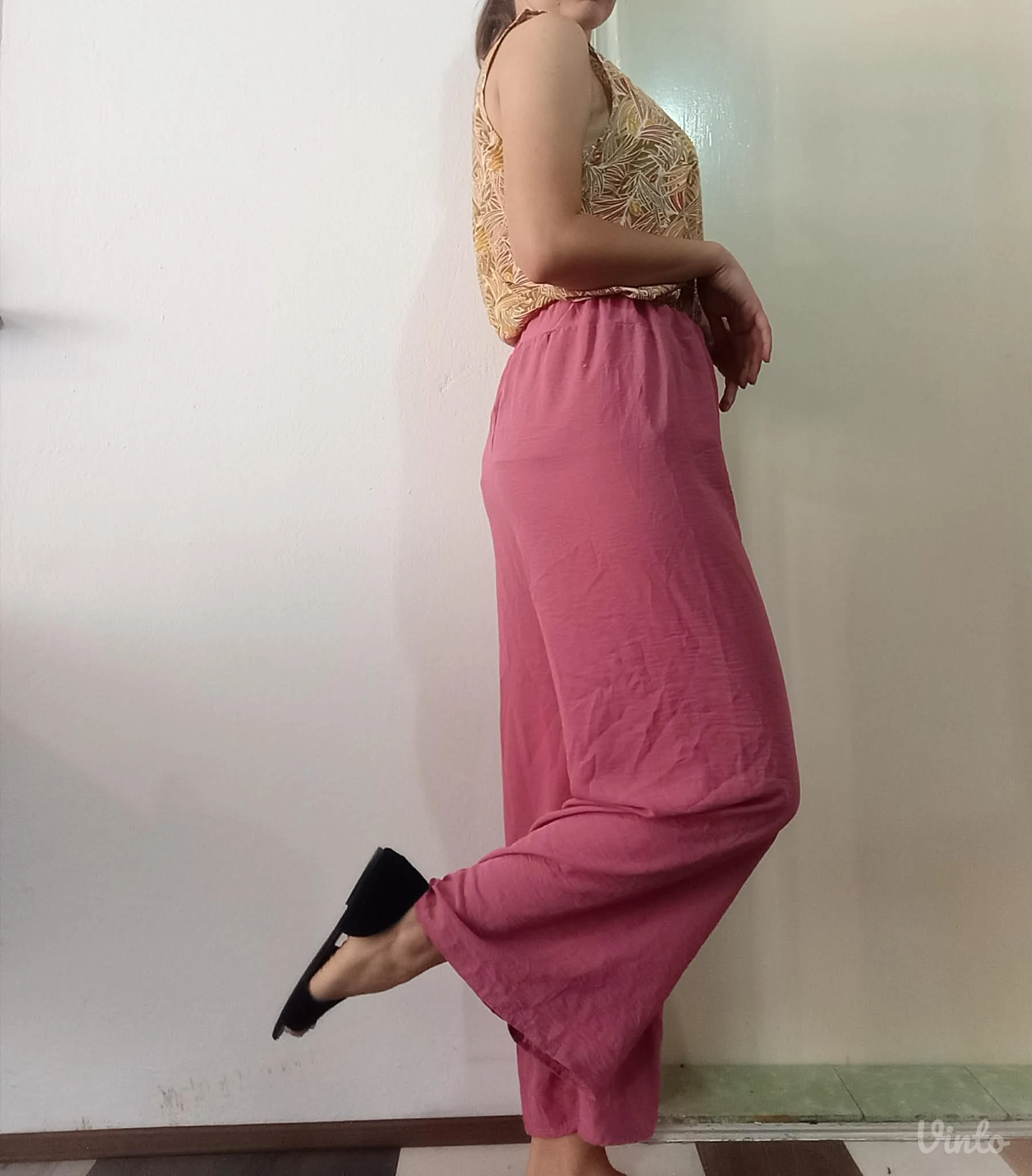 Roze lagane pantalone