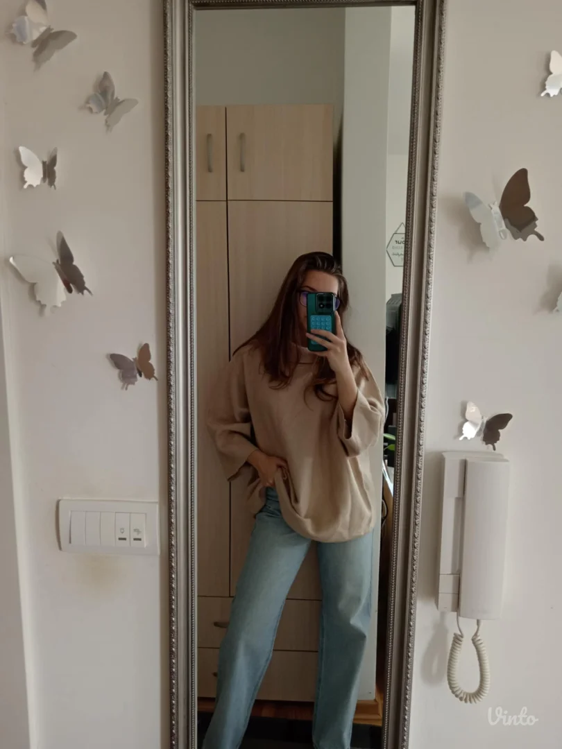 Predivan džemper od kašmira