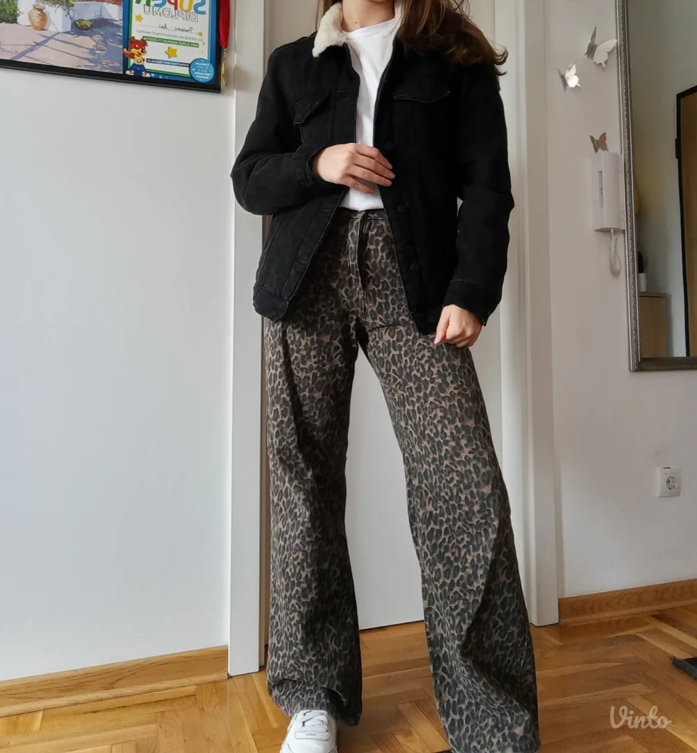 Pull&Bear crna jakna