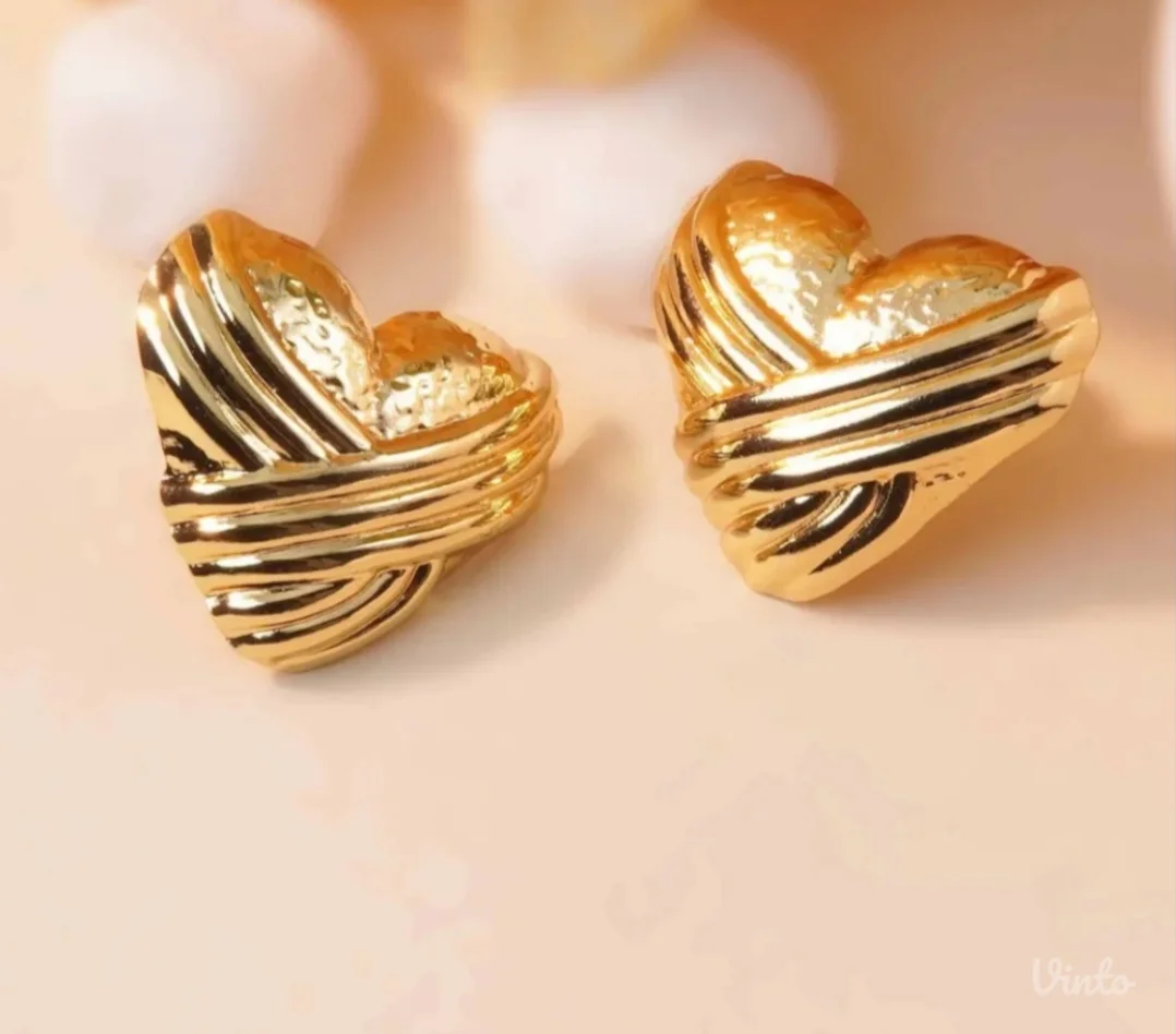 Predivne minđuše u obliku srca od hirurškog čelika