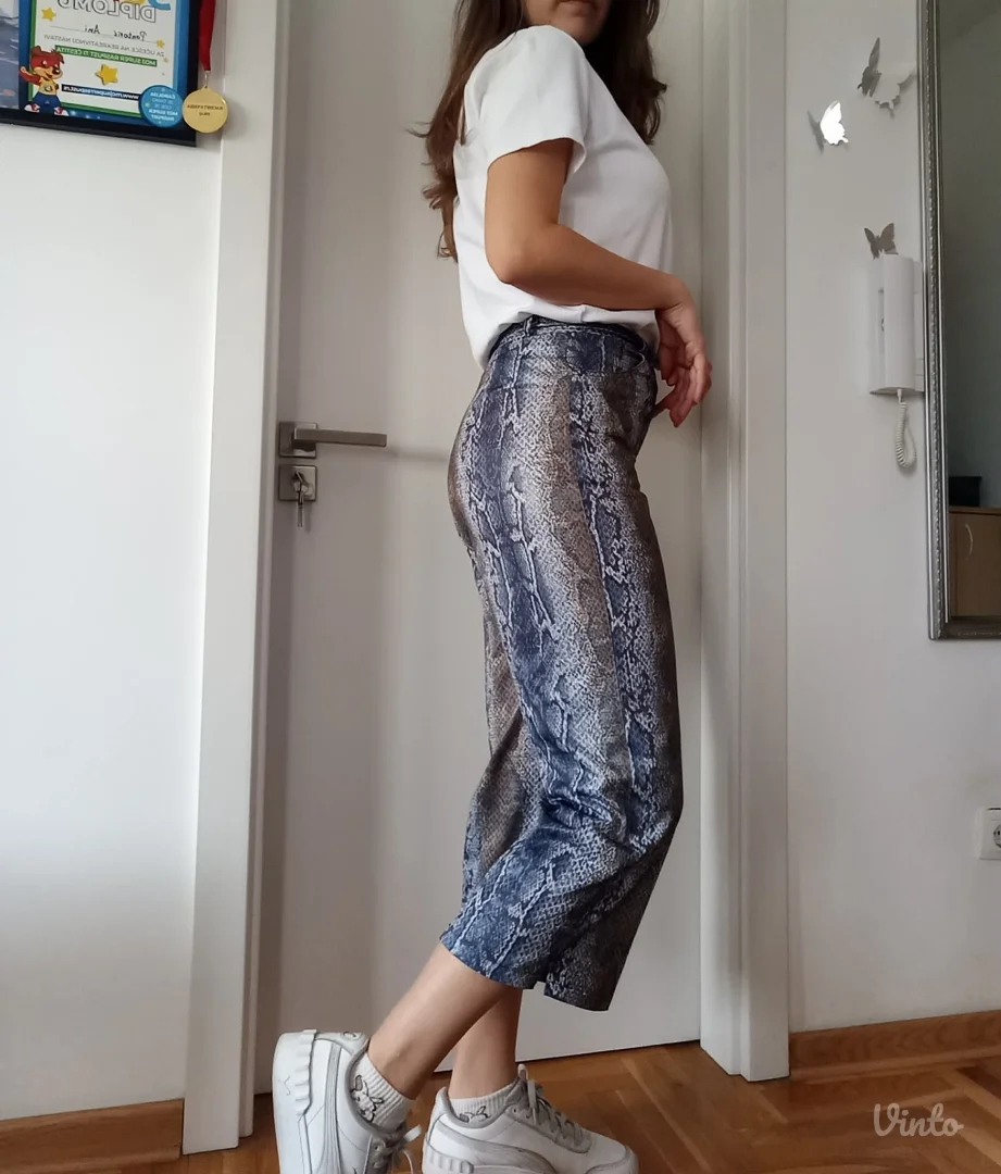 Predivne pantalone sa animal printom