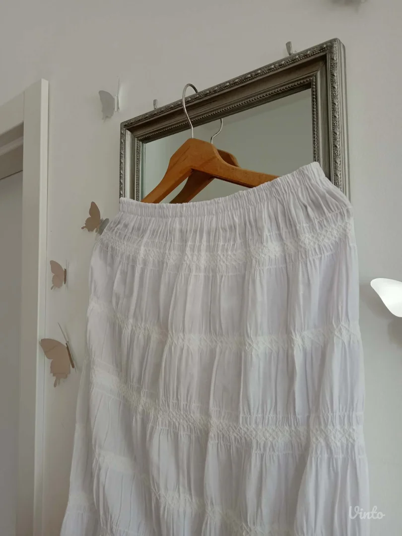 Preslatka bela suknja