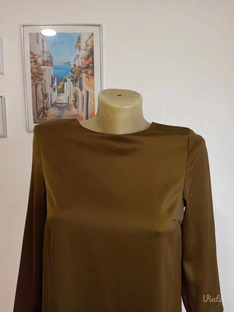 H&M haljina maslinasto zelene boje