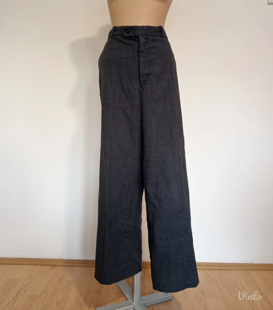 Predivne pantalone na sitne kockice