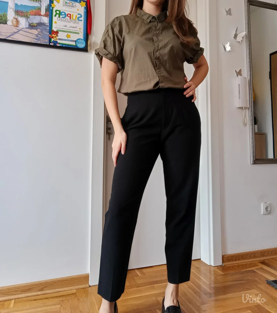 H&M pamučna maslinasto zelena košulja