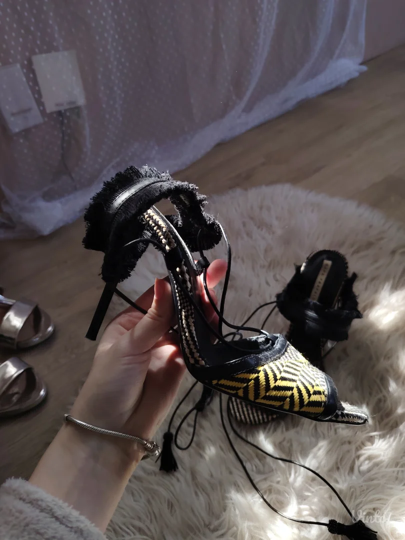 ZARA Tribal sandale sa resama i vezivanjem