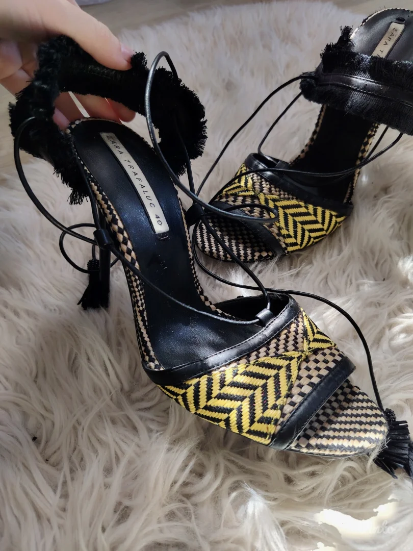 ZARA Tribal sandale sa resama i vezivanjem