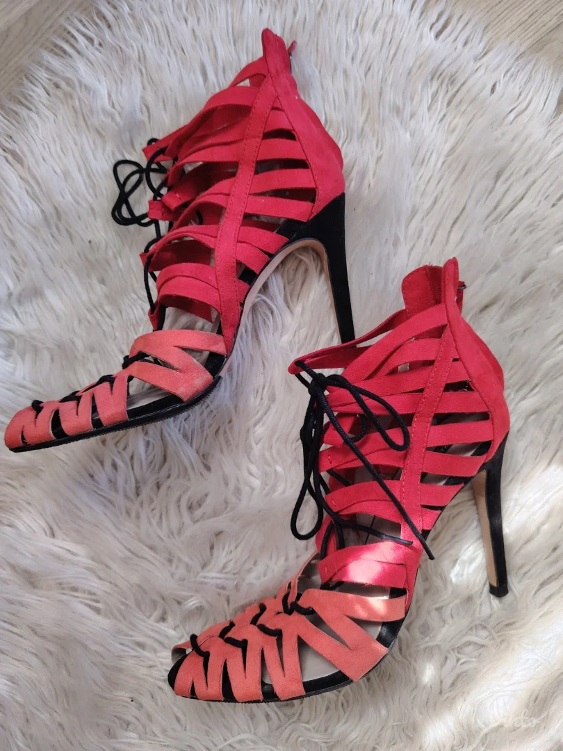 ZARA "Cage" Sandale na Petu