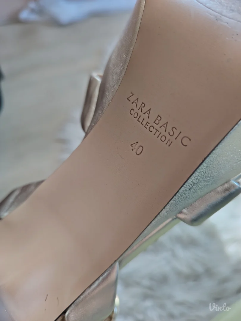 Zlatne Zara sandale na štiklu - KAO NOVO