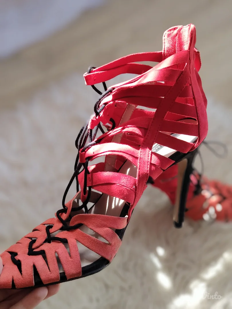 ZARA "Cage" Sandale na Petu