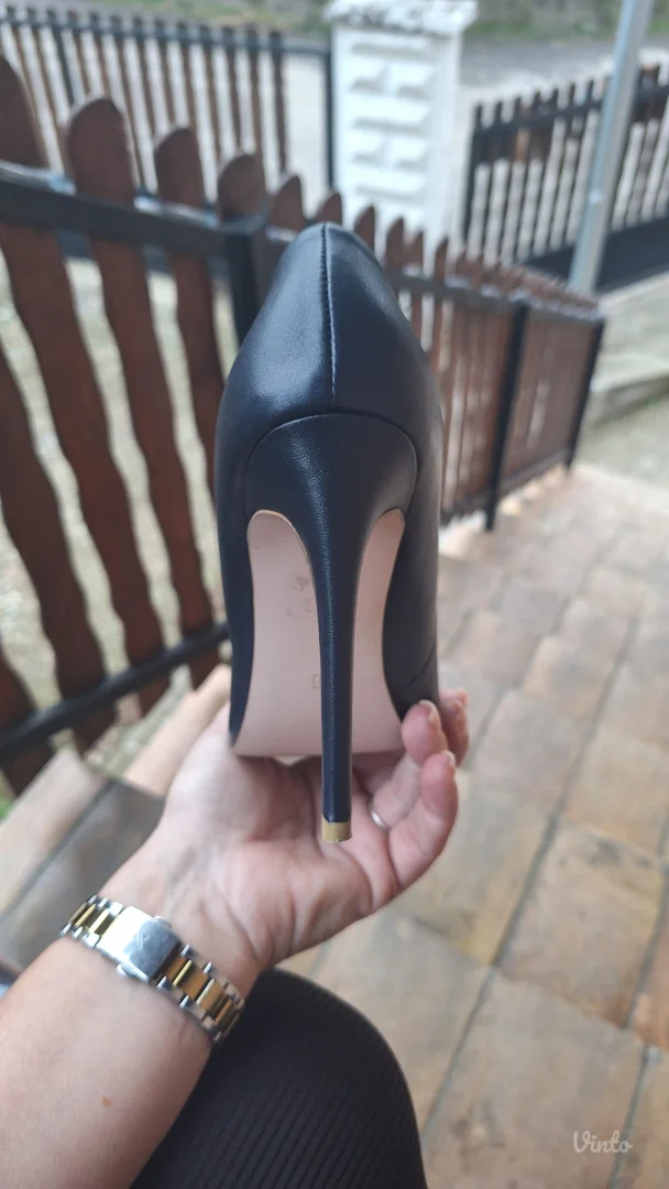 Teget kožne salonke