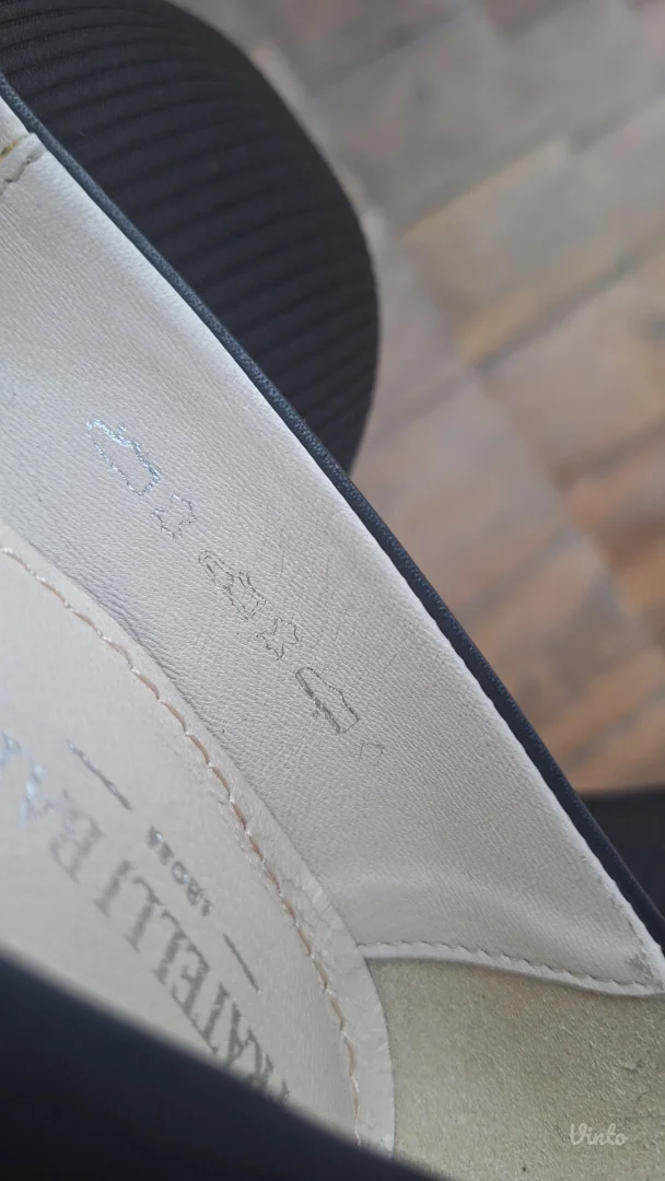 Teget kožne salonke