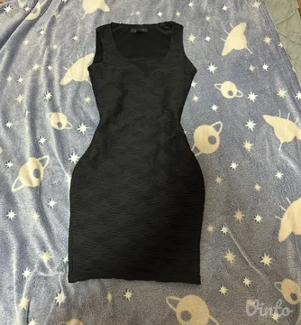 Elegantna crna haljina
