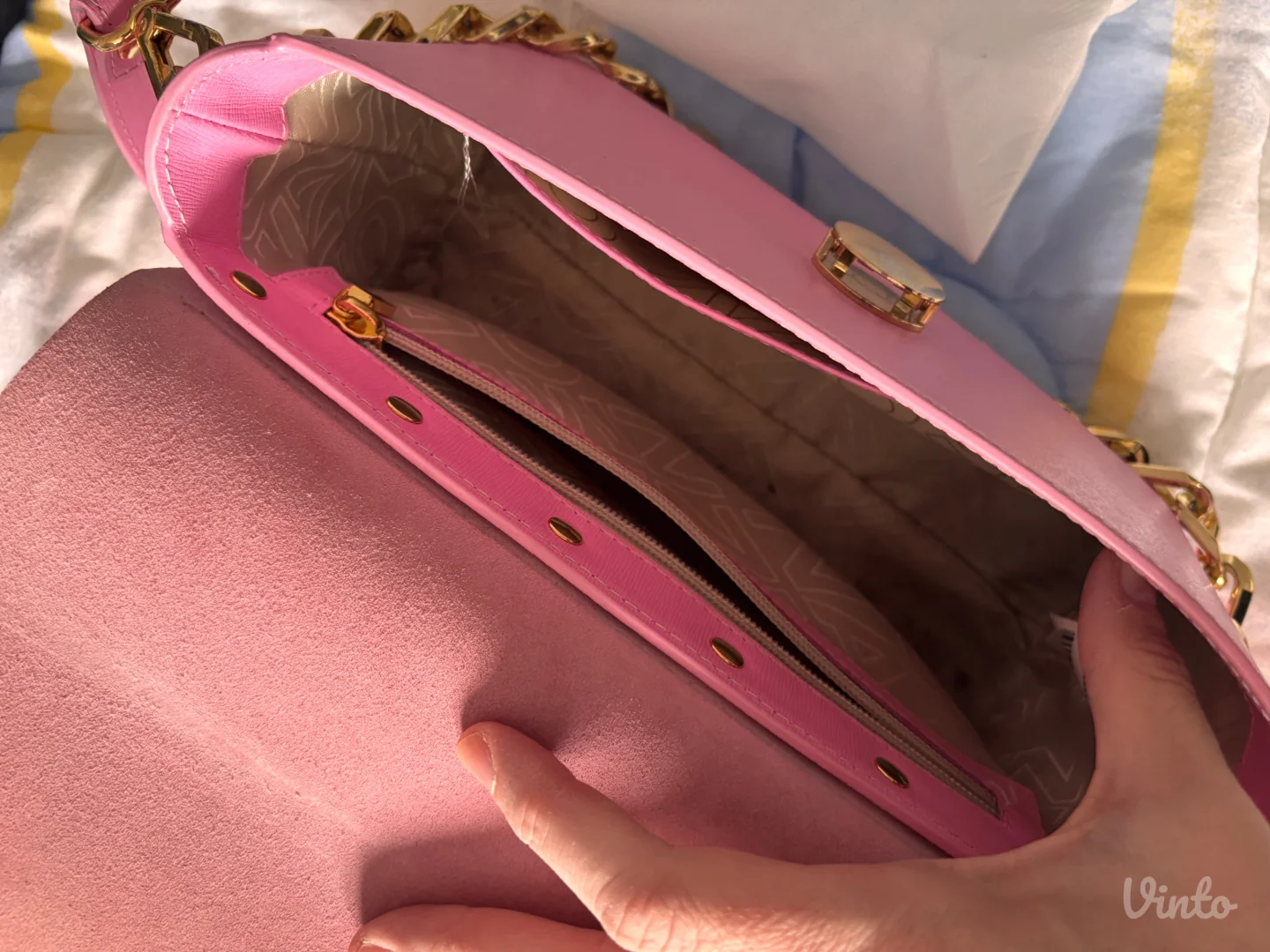 Mona kozna tasna pink