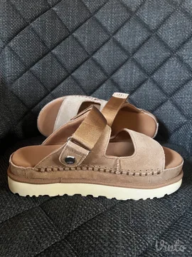 UGG Sandale