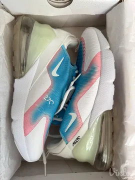 Nike Air Max 270