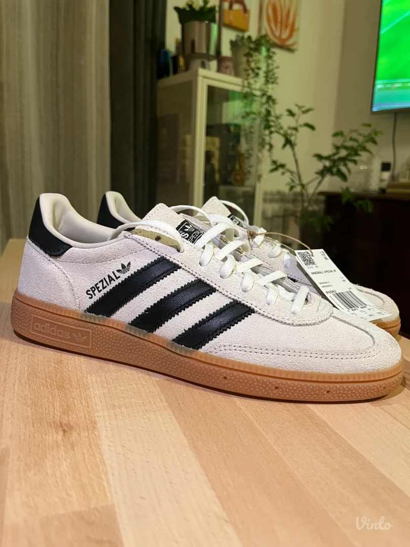 Adidas Spezial nove patike br. 41 1/3