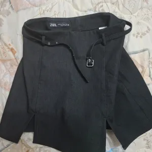 Zara crna sorts suknja