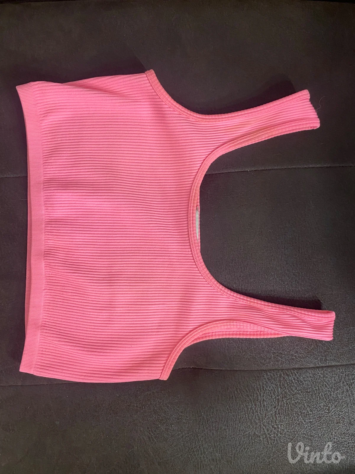Dva ženska topa i majica na bretele roze boje